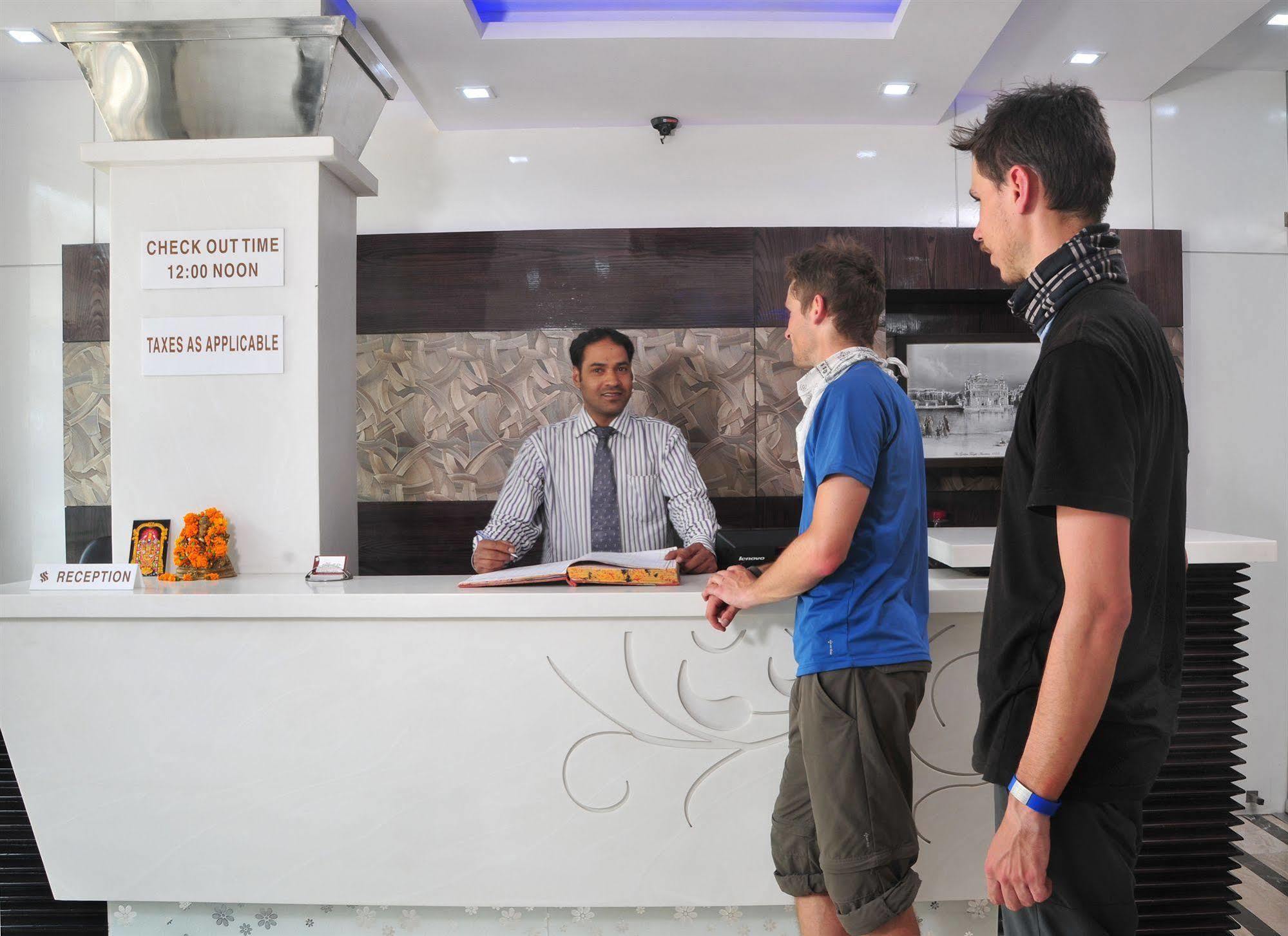 Hotel Stay Well Dx New Delhi Eksteriør bilde